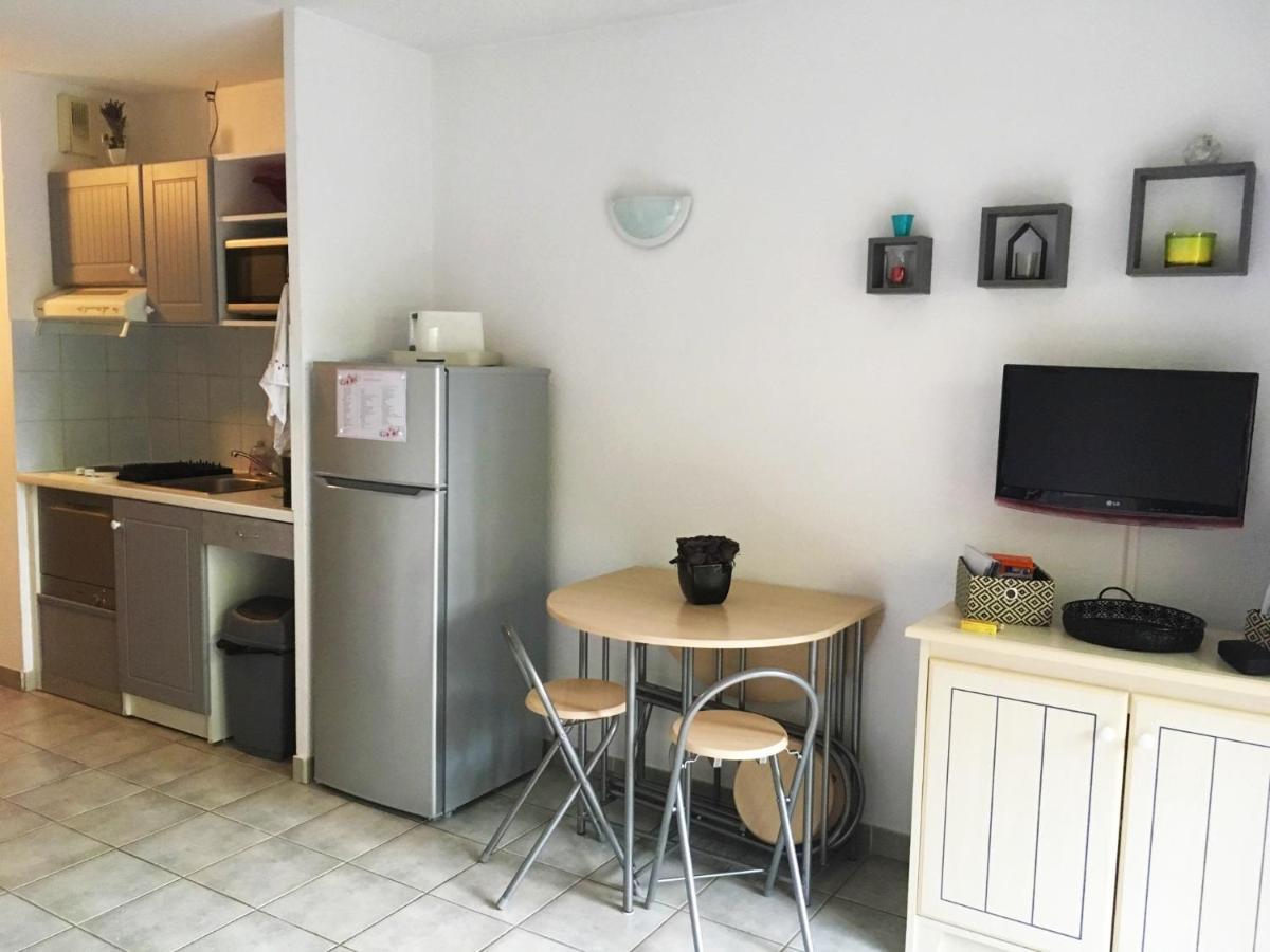 Sanary Sur Mer Appartement 30M2 T2 Avec Terrasse Piscine 10Min A Pied De La Plage Εξωτερικό φωτογραφία