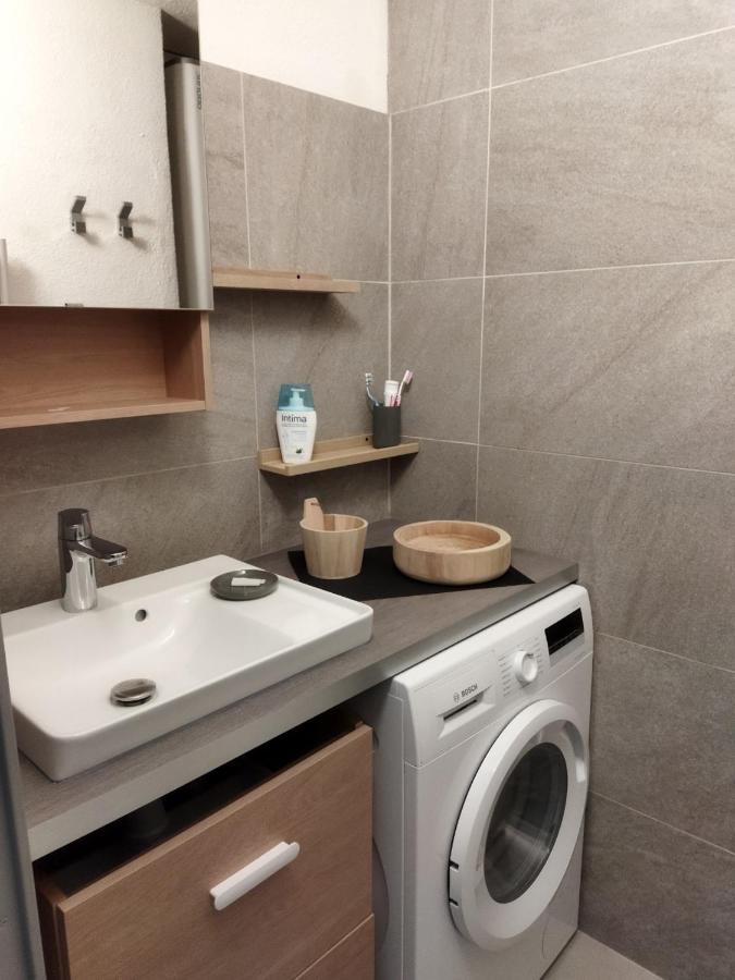 Sanary Sur Mer Appartement 30M2 T2 Avec Terrasse Piscine 10Min A Pied De La Plage Εξωτερικό φωτογραφία