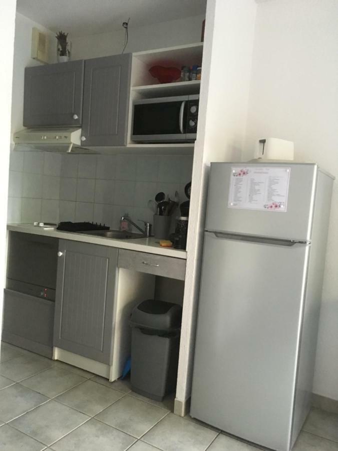 Sanary Sur Mer Appartement 30M2 T2 Avec Terrasse Piscine 10Min A Pied De La Plage Εξωτερικό φωτογραφία